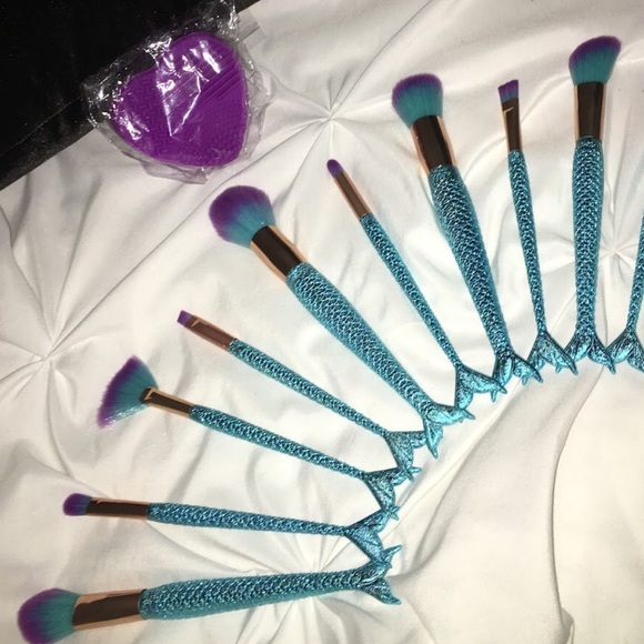 Other - 10pc mermaid makeup brushes,Free Cleaning pad